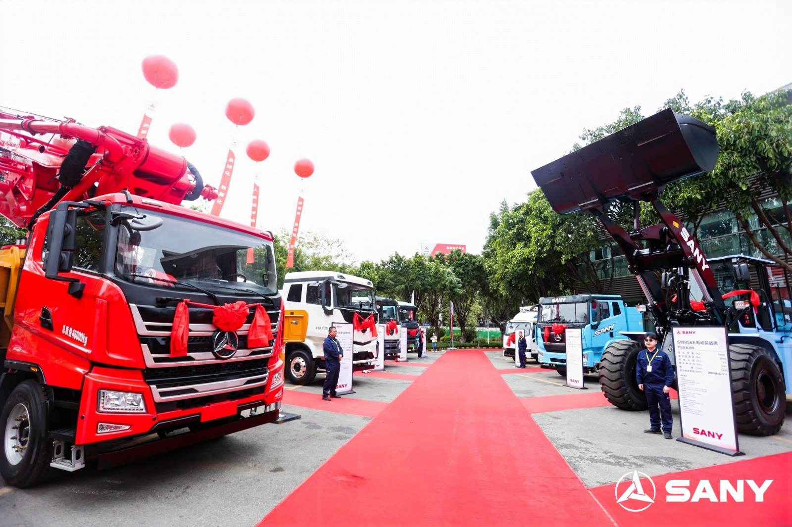 1747021069956295.jpg 三一2025款新能源产品上市发布会暨广东三一开业盛典活动现场图02