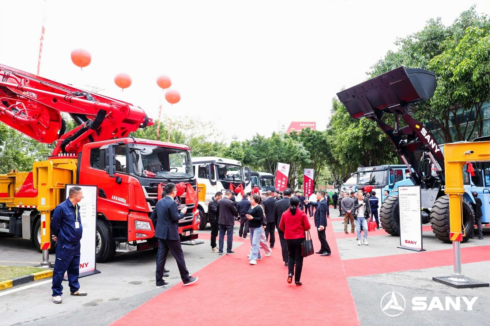1747021515136625.jpg 三一2025款新能源产品上市发布会暨广东三一开业盛典活动现场图17